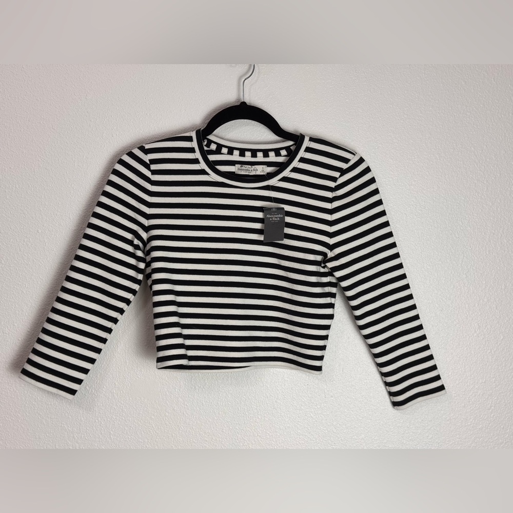 ABERCROMBIE & FITCH SMALL BLACK WHITE STRIPPED CROPPED 3/4 SLEEVE TOP NWT #104